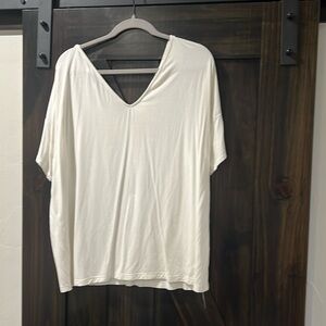 Piko 1988 vneck in front and back
